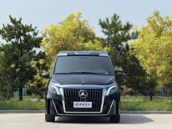 Viano 2023 Model 2.0T Elite Edition 7 seat – фото 2