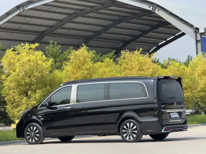 Viano 2023 Model 2.0T Elite Edition 7 seat – фото 3