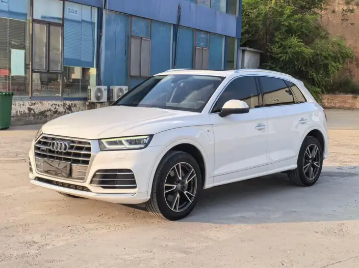 Audi Q5L 2020 Model 40 TFSI Rong Xiang Fashion Model – фото 1