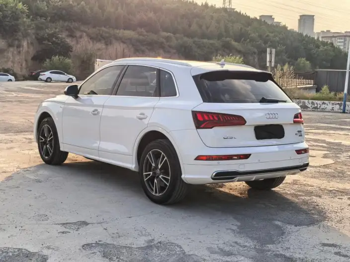 Audi Q5L 2020 Model 40 TFSI Rong Xiang Fashion Model – фото 4
