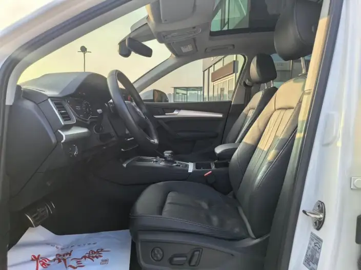 Audi Q5L 2020 Model 40 TFSI Rong Xiang Fashion Model – фото 8