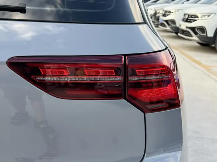 Volkswagen Golf 2023 Model Facelift 280TSI DSG R-Line Lite – фото 8