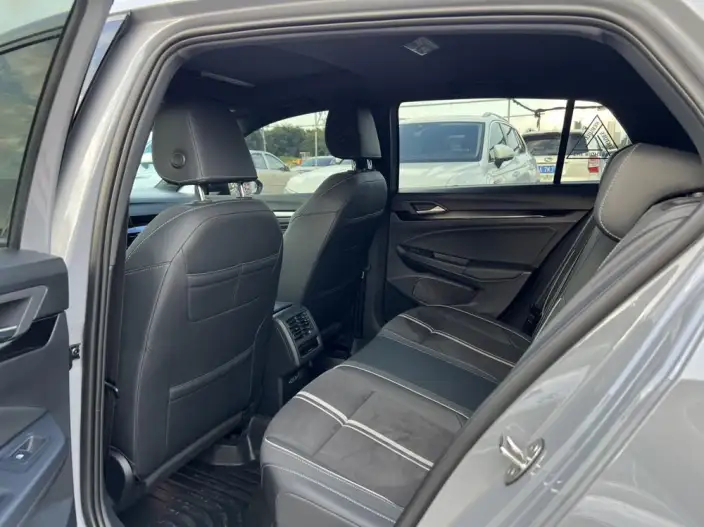 Volkswagen Golf 2023 Model Facelift 280TSI DSG R-Line Lite – фото 16