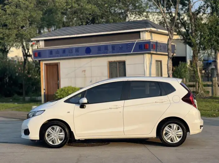 Honda Fit 2020 Model 1.5L CVT Comfort Edition – фото 4