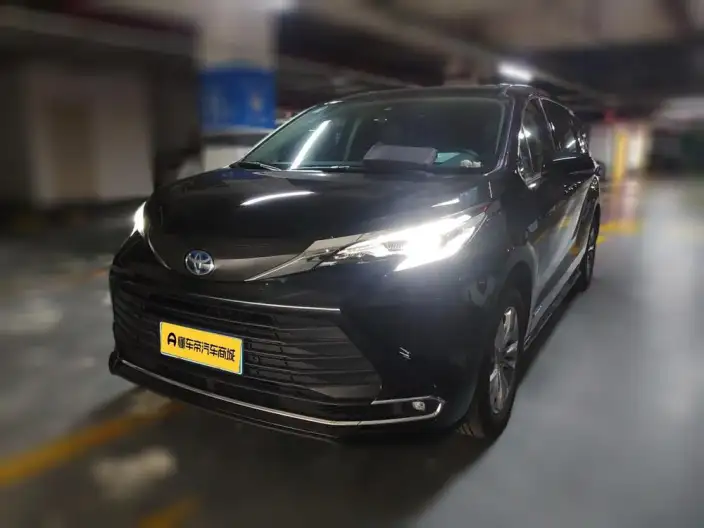 Toyota Sienna 2023 Model Hybrid 2.5L Comfort Edition – фото 1