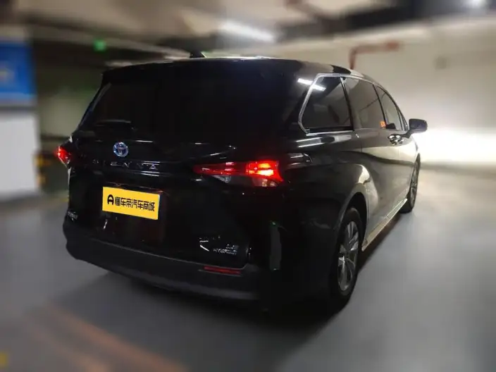 Toyota Sienna 2023 Model Hybrid 2.5L Comfort Edition – фото 2