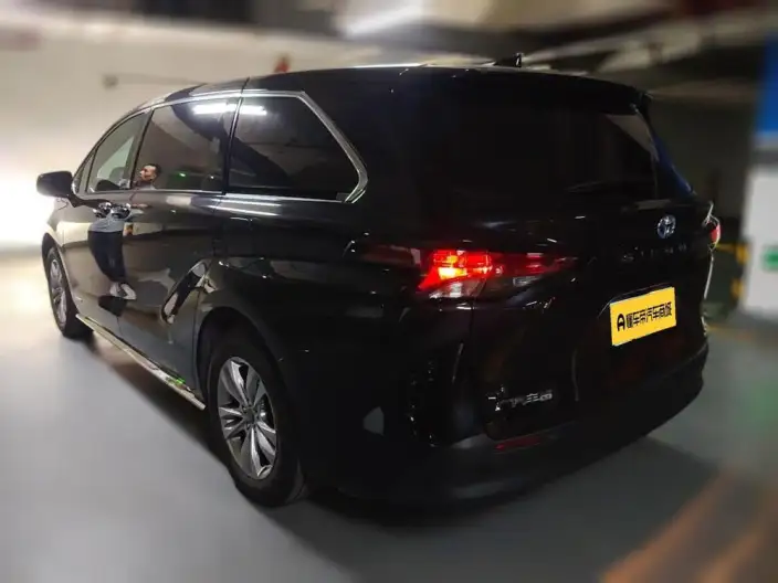 Toyota Sienna 2023 Model Hybrid 2.5L Comfort Edition – фото 4