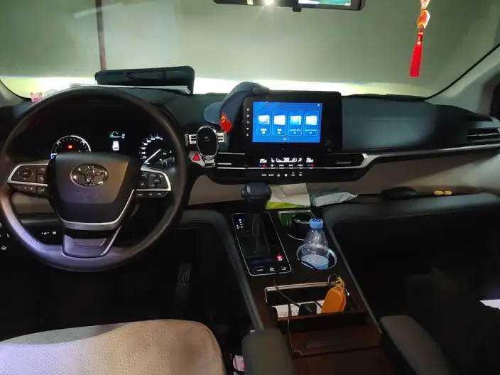 Toyota Sienna 2023 Model Hybrid 2.5L Comfort Edition – фото 5