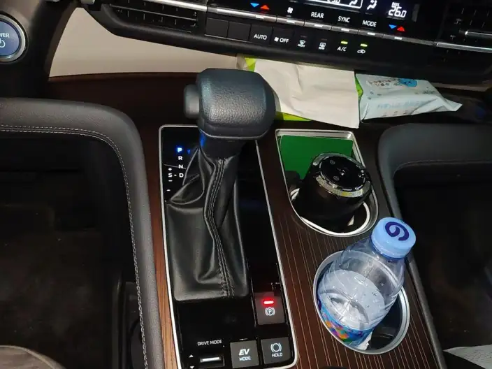 Toyota Sienna 2023 Model Hybrid 2.5L Comfort Edition – фото 9