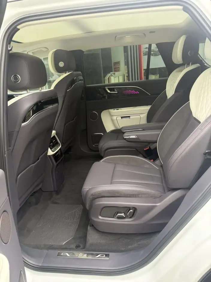 HONGQI E-HS9 2022 Model 690km Flag Xiang Edition VI seat – фото 9