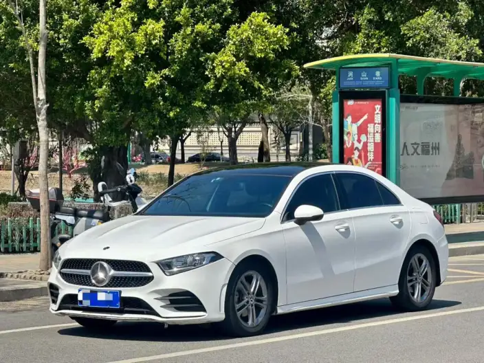 Mercedes-Benz A-class 2022 Model Facelift A 180 L Sports sedan – фото 1