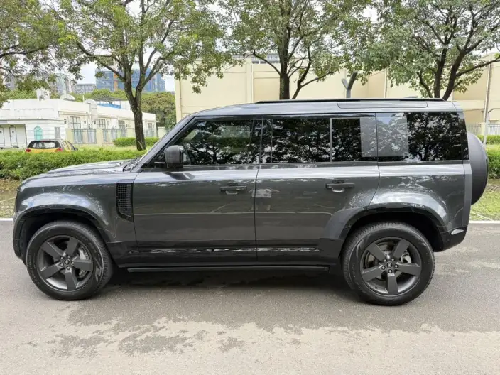 Land Rover Defender 2023 Model Facelift 110 P400 X-Dynamic HSE – фото 4