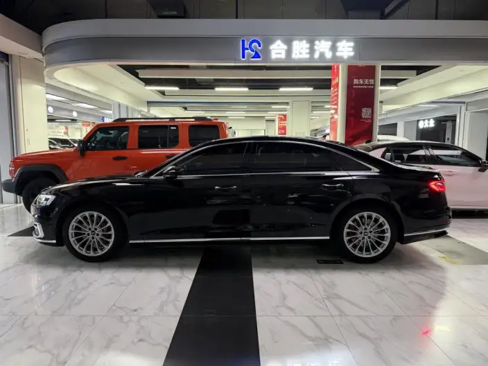Audi A8 2021 Model A8L 50 TFSI quattro Comfort Model – фото 4