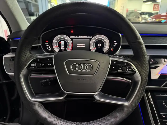 Audi A8 2021 Model A8L 50 TFSI quattro Comfort Model – фото 26