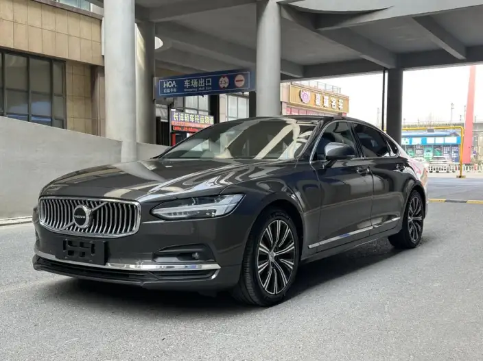 Volvo S90 2021 Model B5 Smart Range Deluxe Edition – фото 1