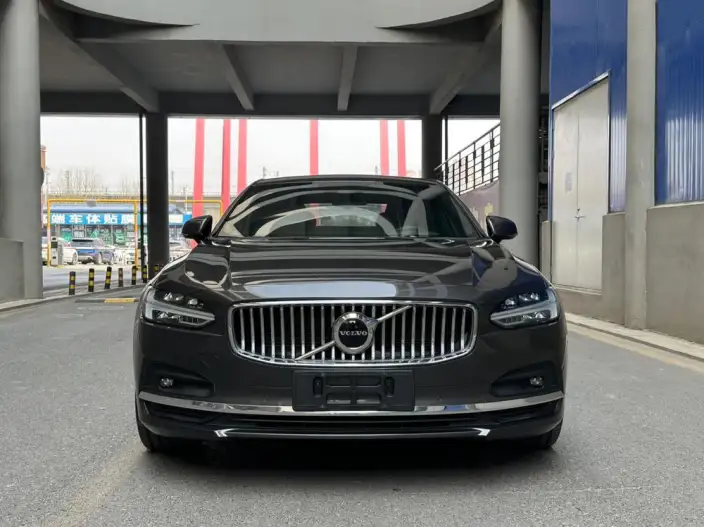 Volvo S90 2021 Model B5 Smart Range Deluxe Edition – фото 2