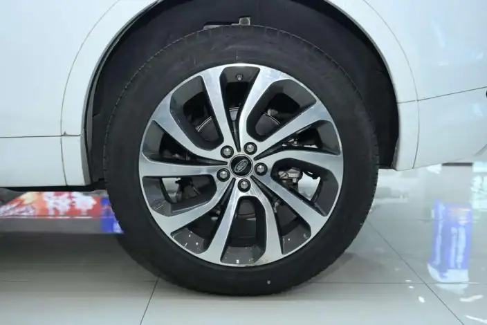 Land Rover Discovery Sport 2020 Model 249PS R-Dynamic S Performance version 5 seat – фото 7