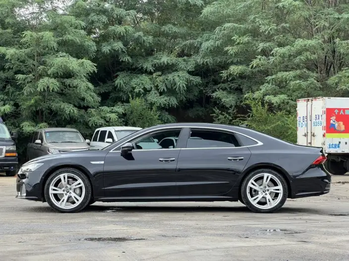 Audi A7 L 2024 Model 45 TFSI quattro Luxury Model – фото 3