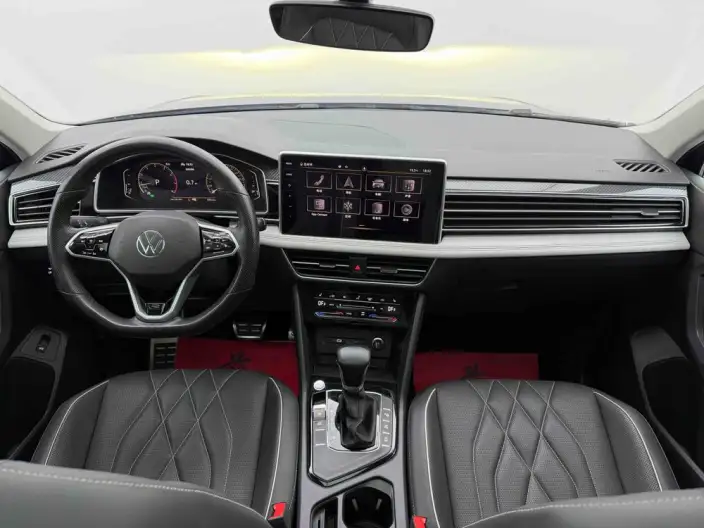 Volkswagen Tiguan L 2022 Model 330TSI Automatic 2WD R-Line Enjoy the version more – фото 19