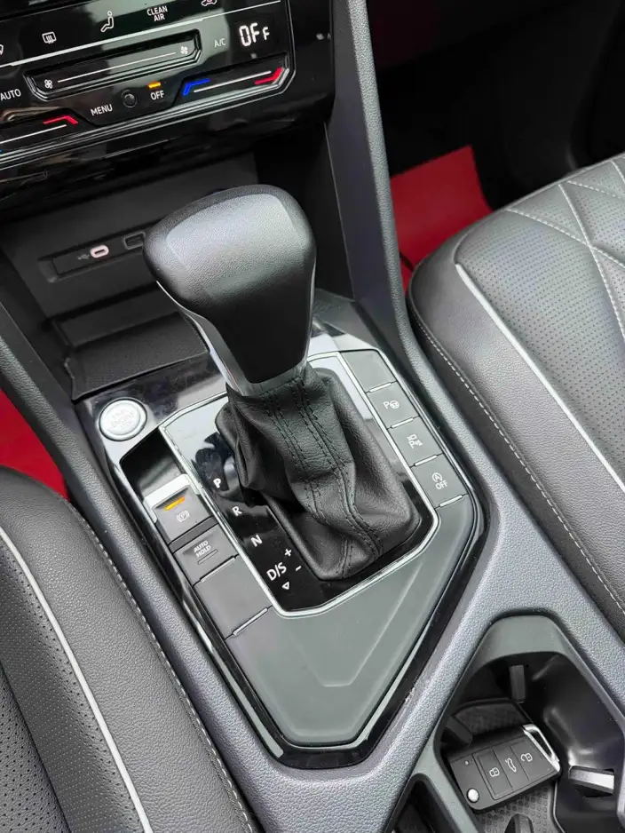 Volkswagen Tiguan L 2022 Model 330TSI Automatic 2WD R-Line Enjoy the version more – фото 23