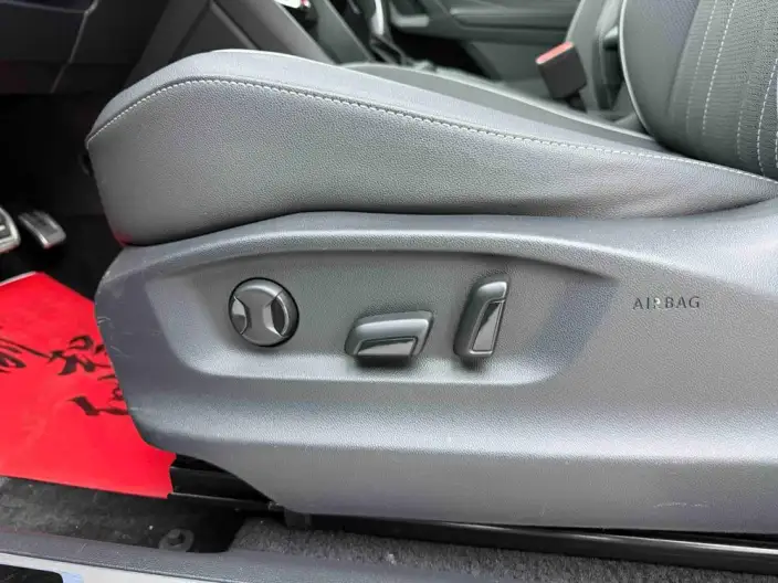 Volkswagen Tiguan L 2022 Model 330TSI Automatic 2WD R-Line Enjoy the version more – фото 26