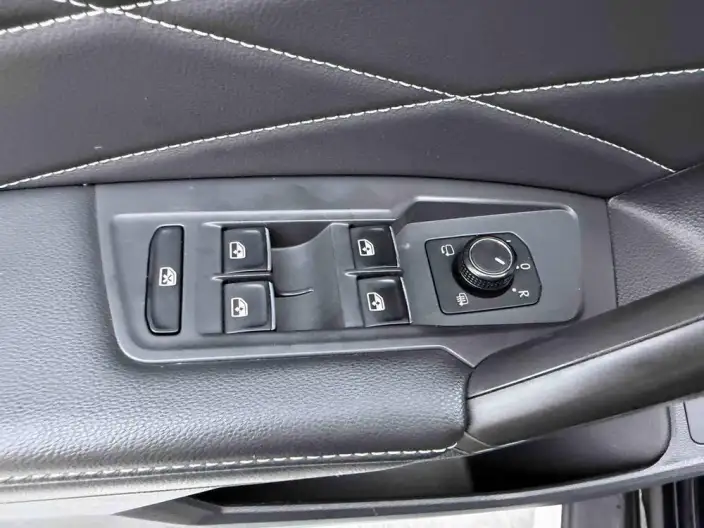 Volkswagen Tiguan L 2022 Model 330TSI Automatic 2WD R-Line Enjoy the version more – фото 28