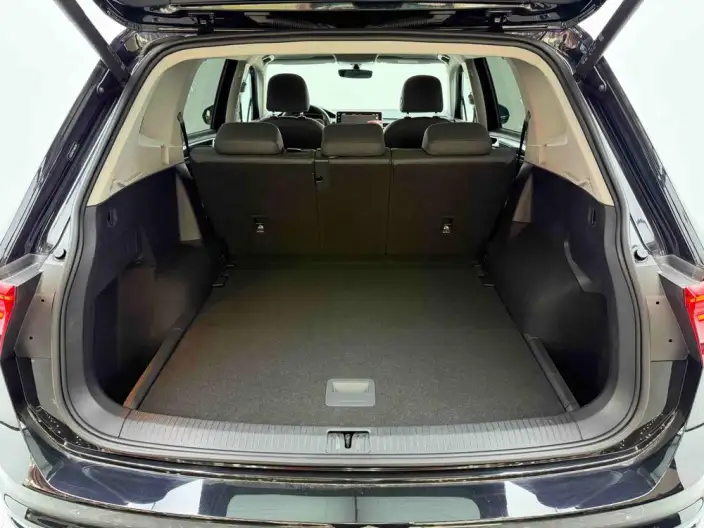 Volkswagen Tiguan L 2022 Model 330TSI Automatic 2WD R-Line Enjoy the version more – фото 29