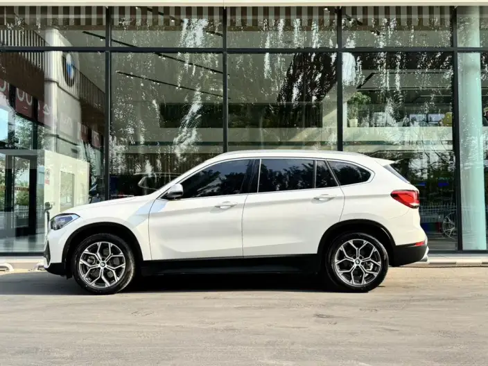 BMW X1 2020 Model sDrive25Li Leading Model – фото 2