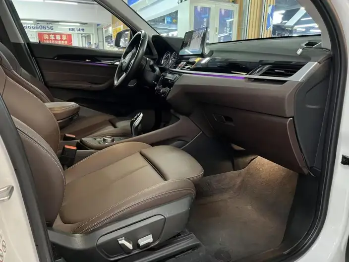 BMW X1 2021 Model sDrive25Li Leading Model – фото 9