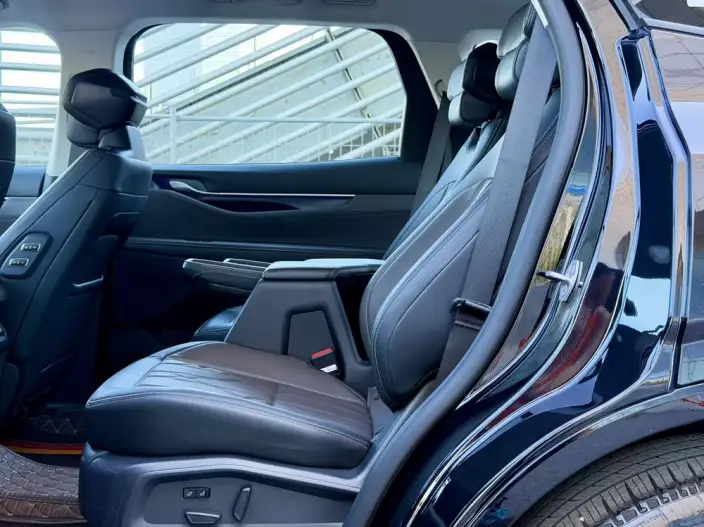 Ford Edge 2026 Model Ford Edge L 2.0T EcoBoost E Hybrid 4WD VII seat Supreme Model – фото 26