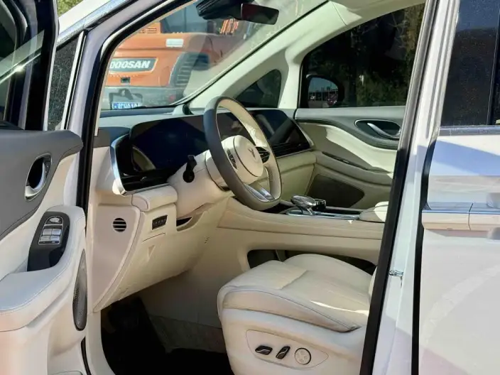 VOYAH Dreamer PHEV 2024 Model Ultra-long Endurance Premium Edition – фото 9