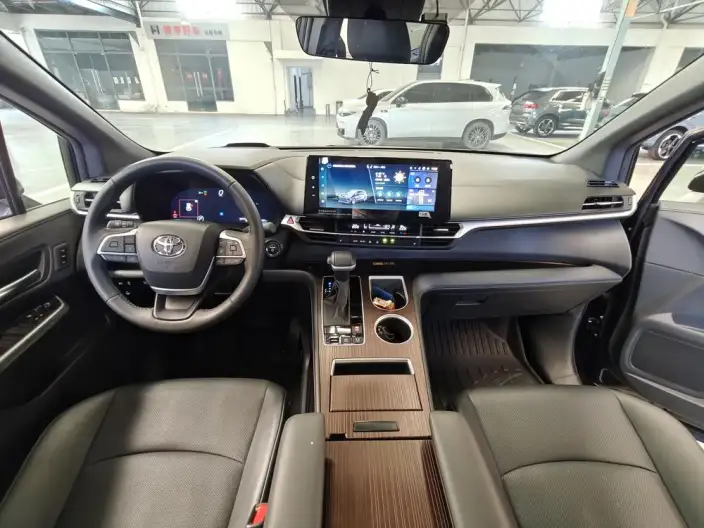 Granvia 2024 Model Intelligent Hybrid 2.5L 2WD Noble PLUS Edition – фото 9