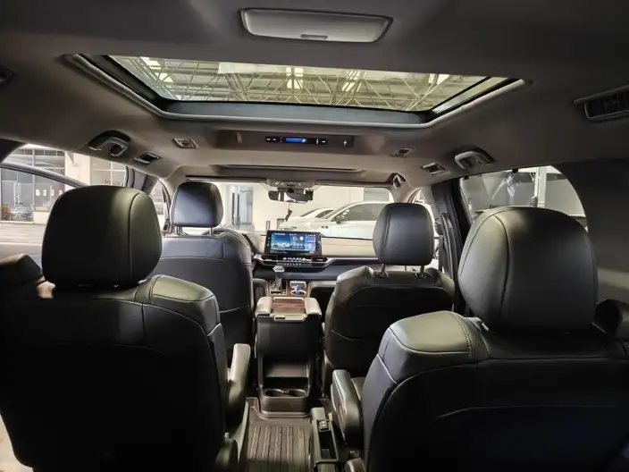 Granvia 2024 Model Intelligent Hybrid 2.5L 2WD Noble PLUS Edition – фото 16