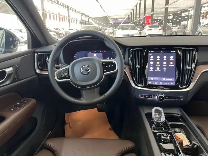 Volvo S60 2025 Model B4 Smart Range Deluxe Edition – фото 13