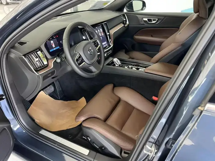 Volvo S60 2025 Model B4 Smart Range Deluxe Edition – фото 17