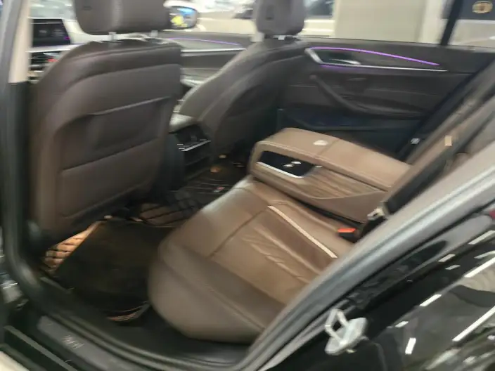 BMW 5 Series PHEV 2020 Model 530Le Luxury Set – фото 10