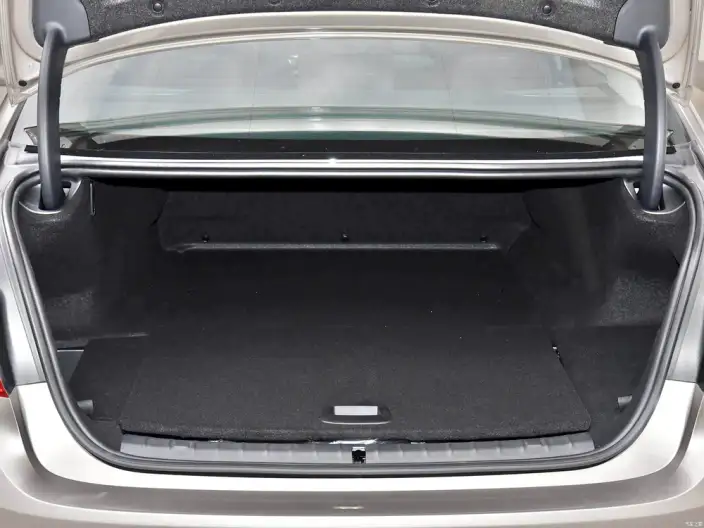 BMW 5 Series PHEV 2020 Model Legend L Class Edition 530Le Luxury Set – фото 16
