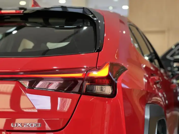 Lexus UX 2020 Model 200 Special Edition – фото 6