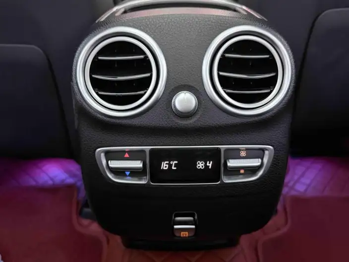 Mercedes-Benz GLC 2022 Model GLC 260 L 4MATIC Luxury Model – фото 18