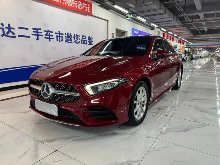 Mercedes-Benz A-class 2021 Model A 200 L Sports sedan Fashion Edition – фото 1