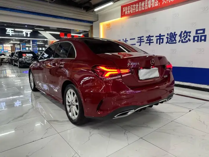 Mercedes-Benz A-class 2021 Model A 200 L Sports sedan Fashion Edition – фото 4