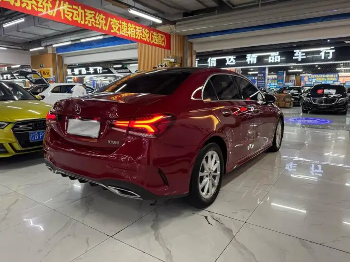 Mercedes-Benz A-class 2021 Model A 200 L Sports sedan Fashion Edition – фото 6