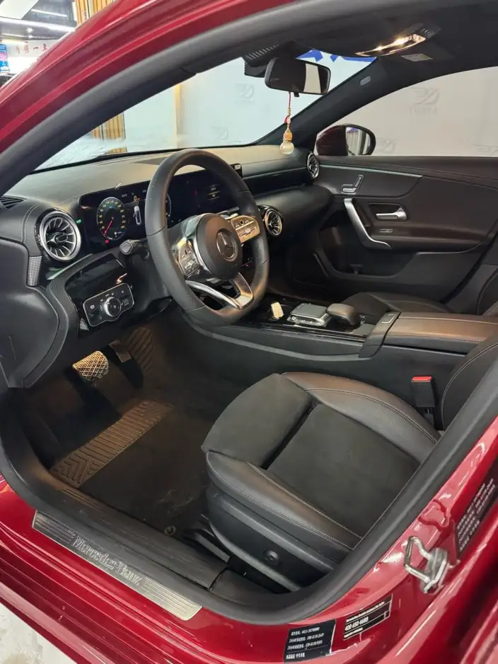 Mercedes-Benz A-class 2021 Model A 200 L Sports sedan Fashion Edition – фото 9