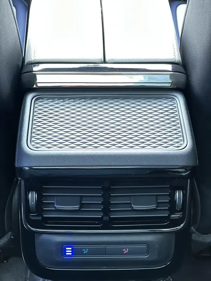 Range Rover Evoque 2023 Model Aurora L 249PS R-Dynamic Deluxe Edition – фото 7
