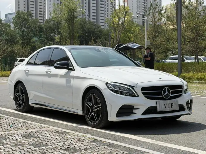 Mercedes-Benz C-Class 2020 Model C 260 Sports Edition 4MATIC – фото 3