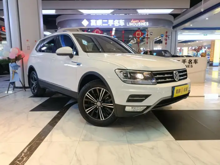 Volkswagen Tiguan L 2020 Model 280TSI Automatic 2WD Panorama Comfort Edition China VI – фото 3