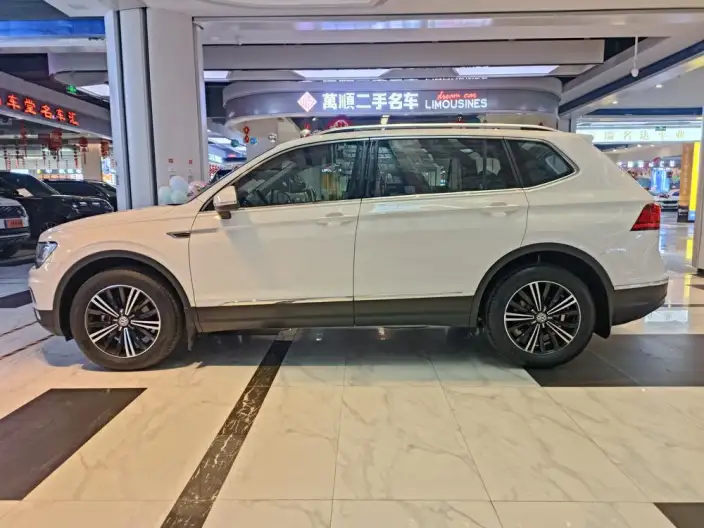 Volkswagen Tiguan L 2020 Model 280TSI Automatic 2WD Panorama Comfort Edition China VI – фото 4