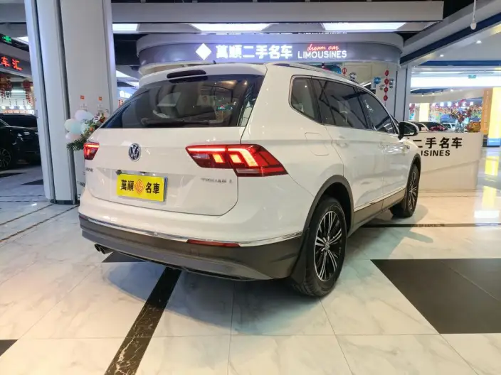Volkswagen Tiguan L 2020 Model 280TSI Automatic 2WD Panorama Comfort Edition China VI – фото 7