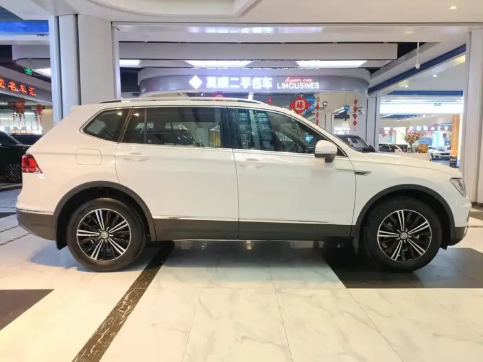 Volkswagen Tiguan L 2020 Model 280TSI Automatic 2WD Panorama Comfort Edition China VI – фото 8