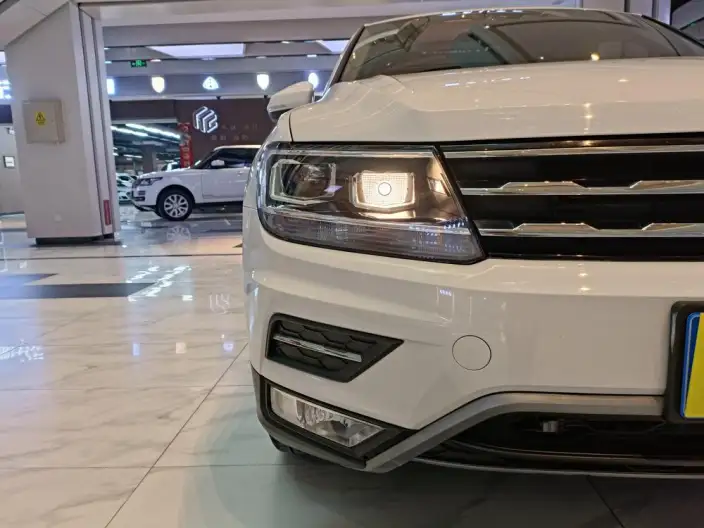 Volkswagen Tiguan L 2020 Model 280TSI Automatic 2WD Panorama Comfort Edition China VI – фото 14